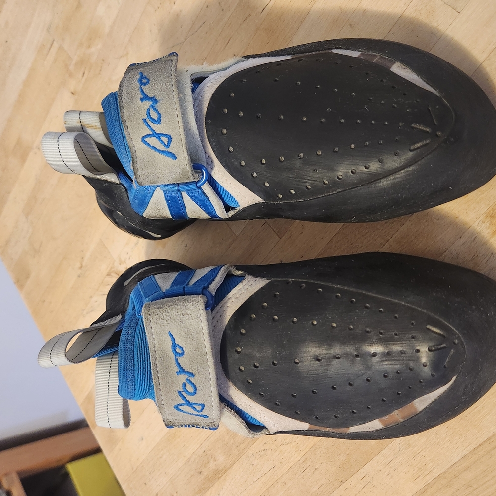 Climbing Shoes - Women's Size 7
